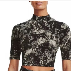 Under Armour Short Sleeve Mock Neck Crop Top Size XS NWT